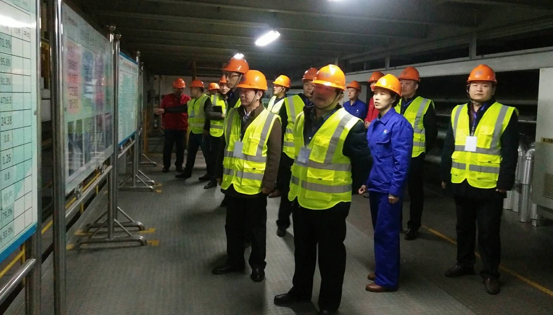 金庫(kù)門(mén)